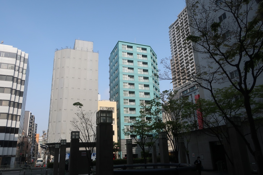 青い建物について